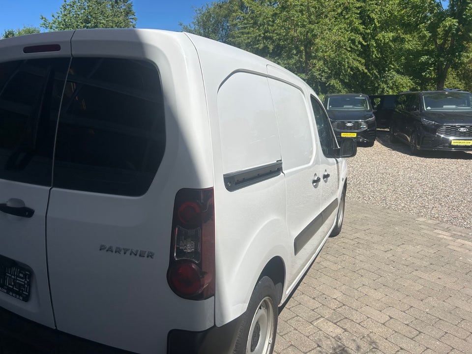 Peugeot Partner 1,6 BlueHDi 100 L1 Premium Van 5d