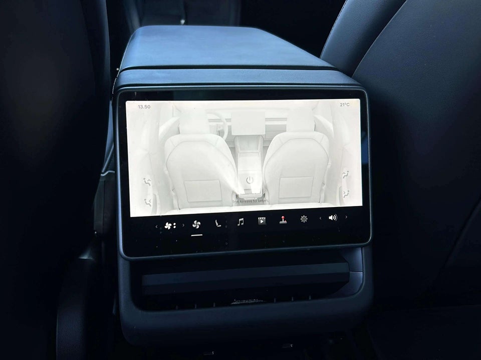 Tesla Model 3 Long Range AWD 4d