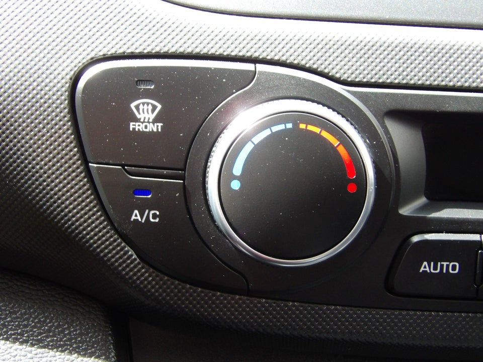 Hyundai i10 1,0 EM-Edition Eco 5d