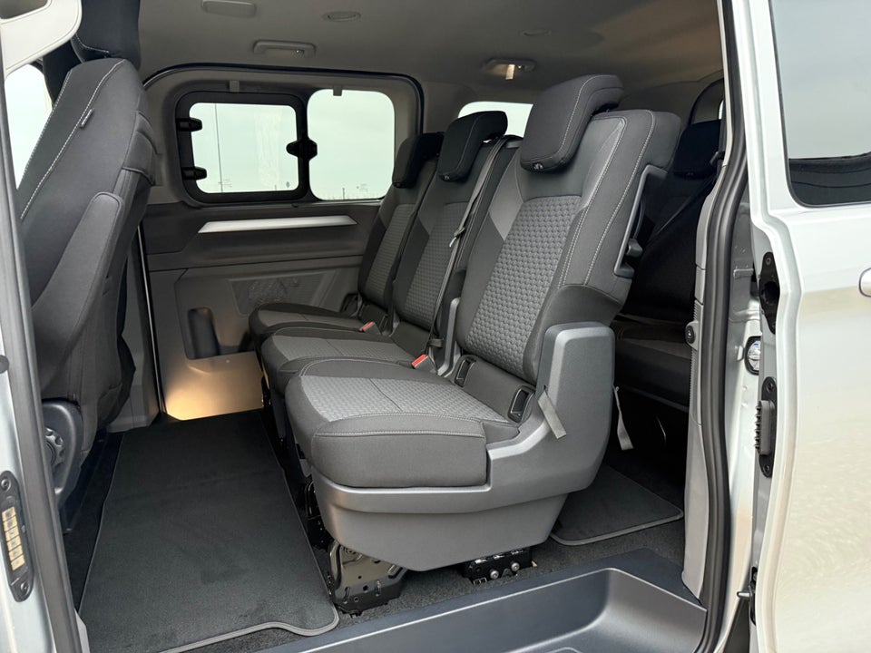 VW e-Caravelle Life LWB