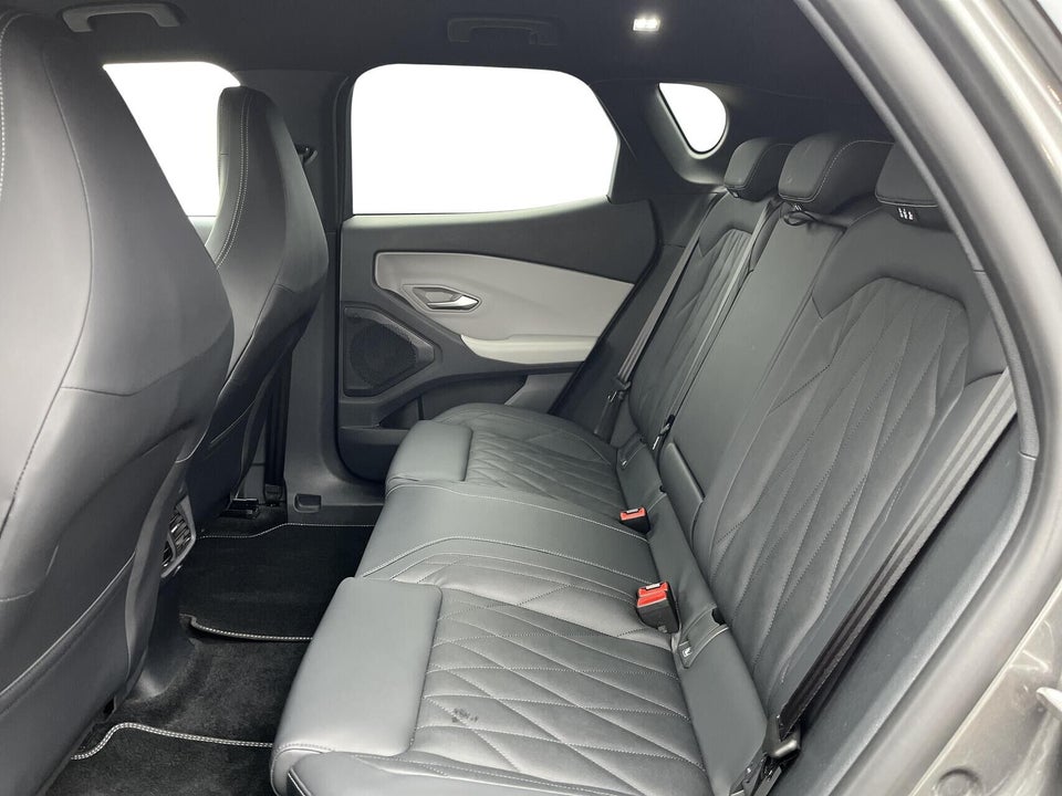 Ford Capri 82 Select Extended Range 5d