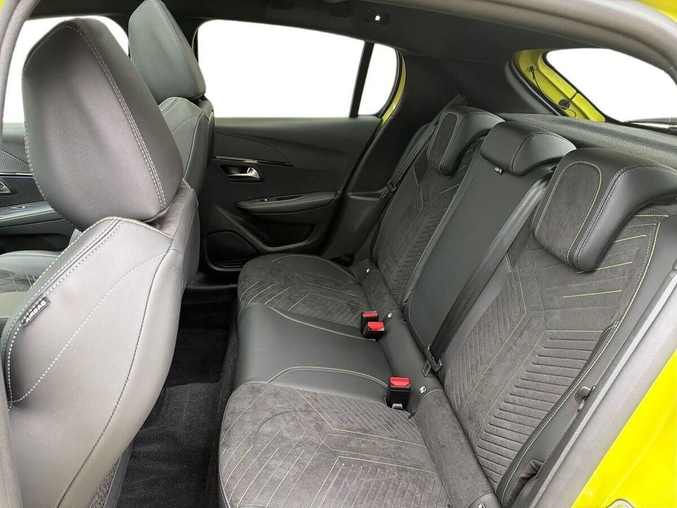 Peugeot e-208 54 GT 5d