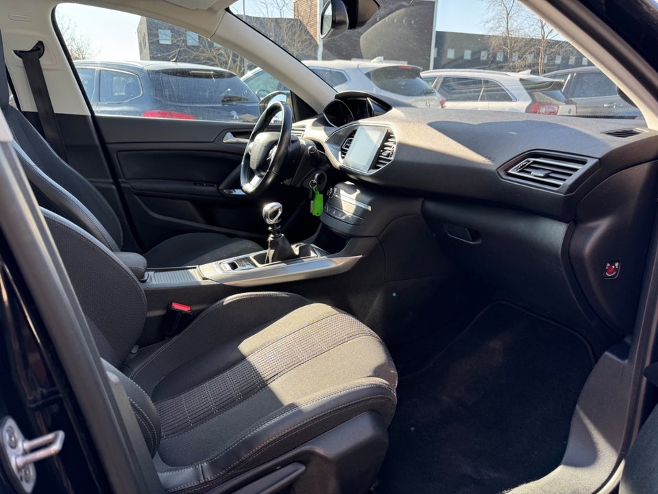 Peugeot 308 1,6 BlueHDi 120 Allure Sky SW 5d