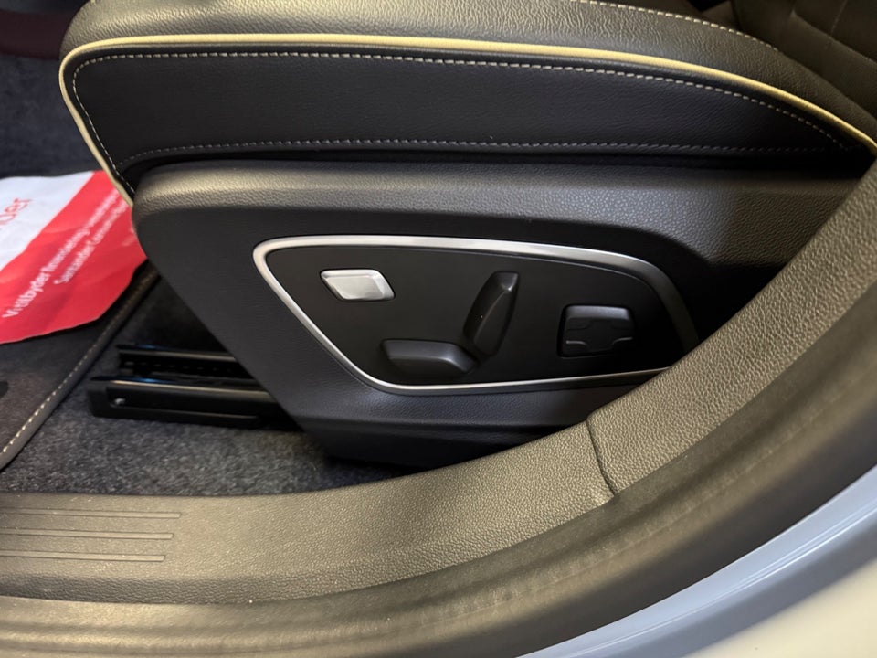 Renault Megane E-Tech 60 Iconic 5d