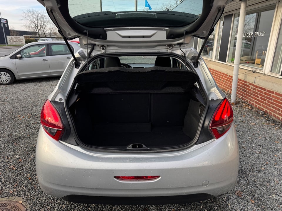 Peugeot 208 1,6 BlueHDi 100 Active 5d