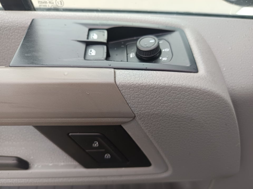 VW Crafter 30 2,0 TDi 102 Kassevogn L3H2