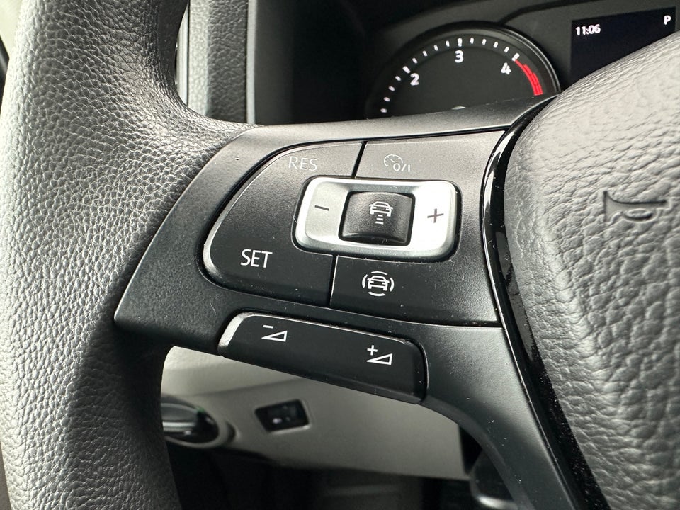 VW Crafter 35 2,0 TDi 177 Kassevogn L3H2 aut.