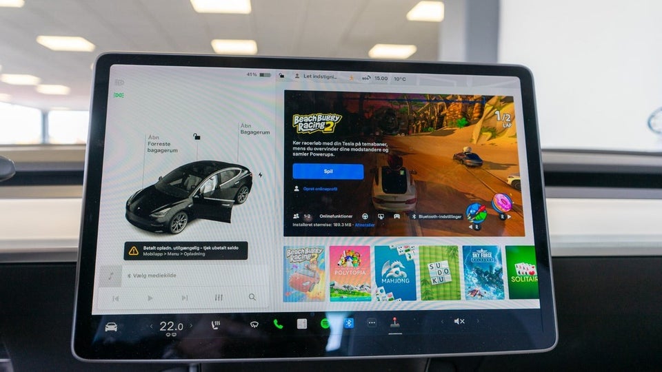 Tesla Model 3 Long Range AWD 4d