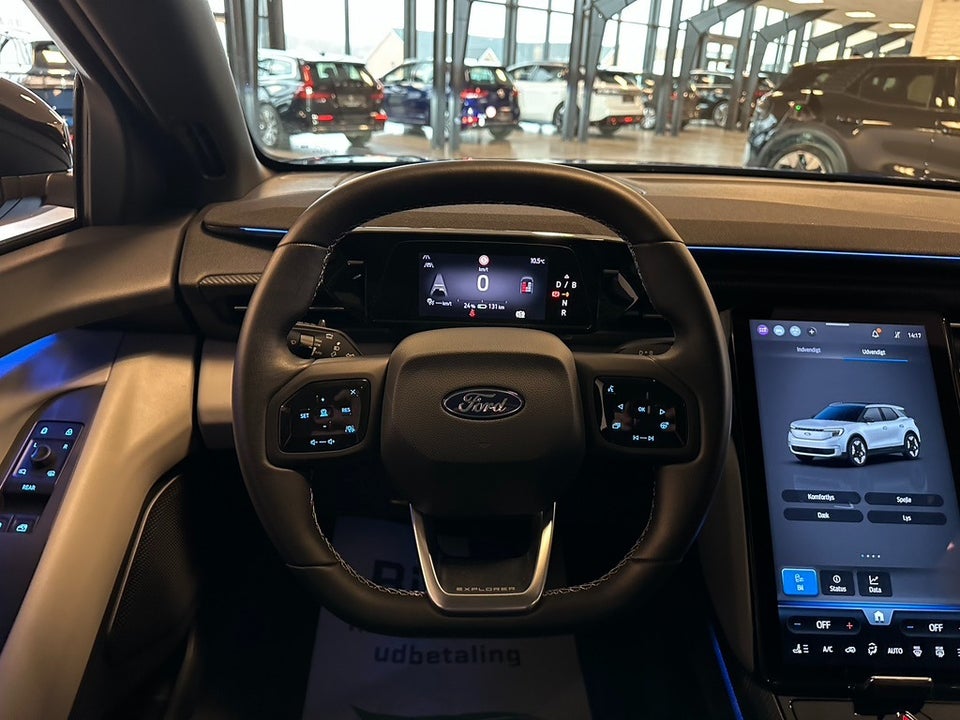 Ford Explorer 82 Premium Extended Range 5d