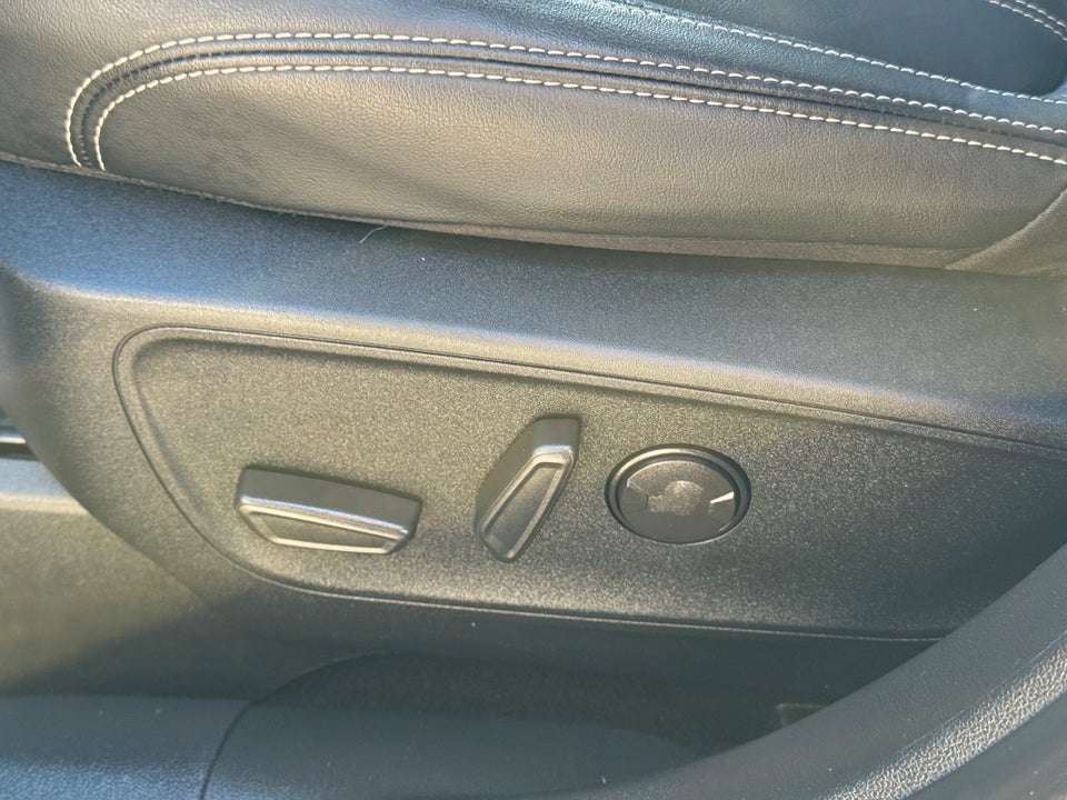 Ford Kuga 2,5 PHEV Vignale CVT 5d