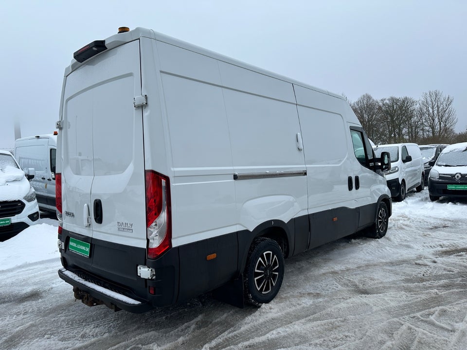 Iveco Daily 2,3 35C12 12m³ Van AG8