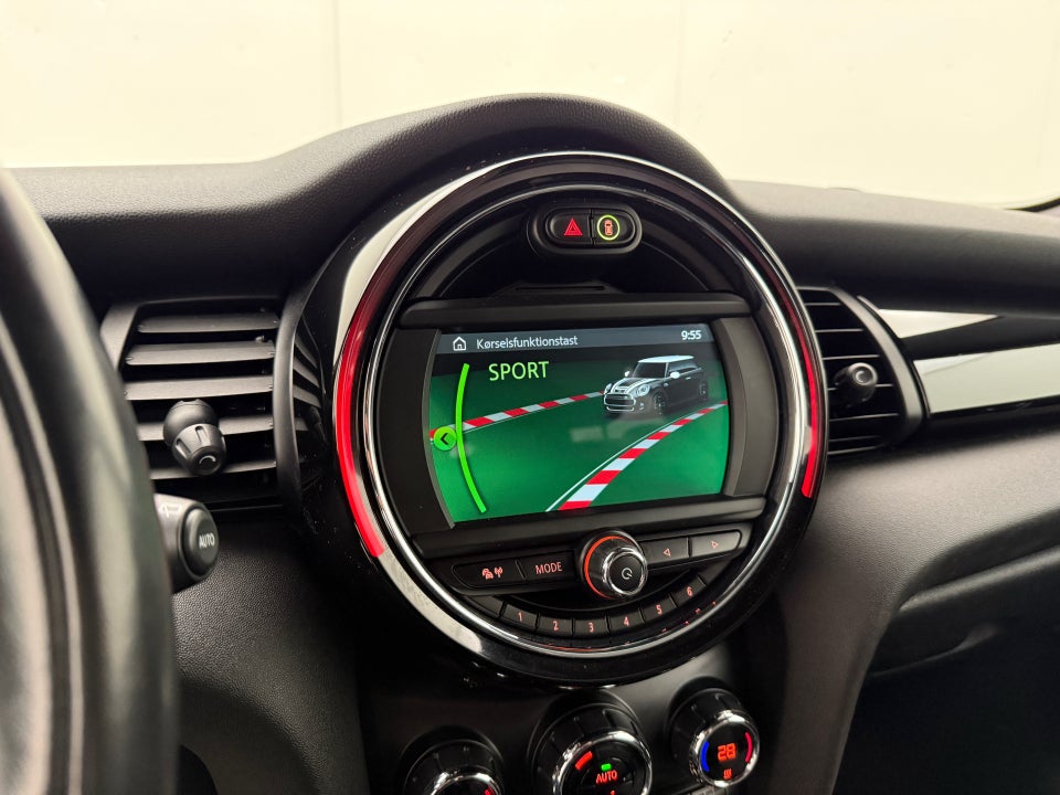 MINI Cooper SE Essential 3d