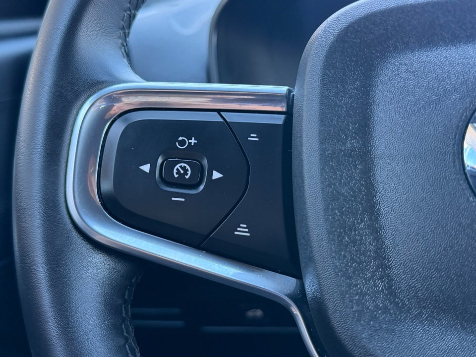 Volvo XC40 ReCharge Extended Range Plus 5d