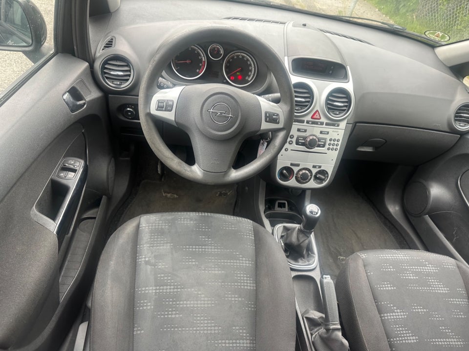 Opel Corsa 1,0 12V Enjoy 5d