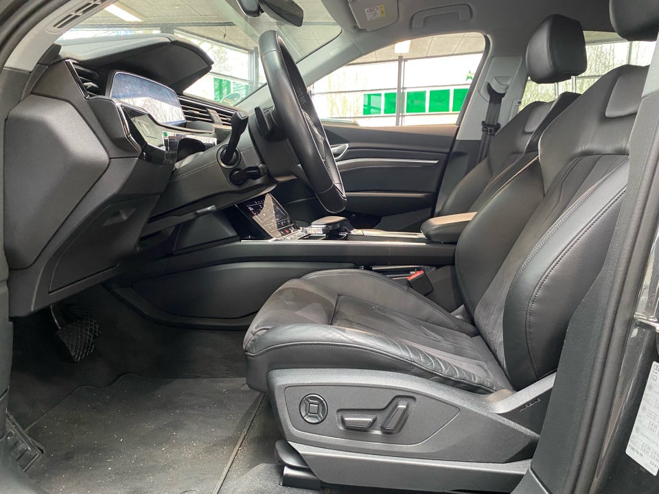 Audi e-tron 55 S-line Sportback quattro 5d