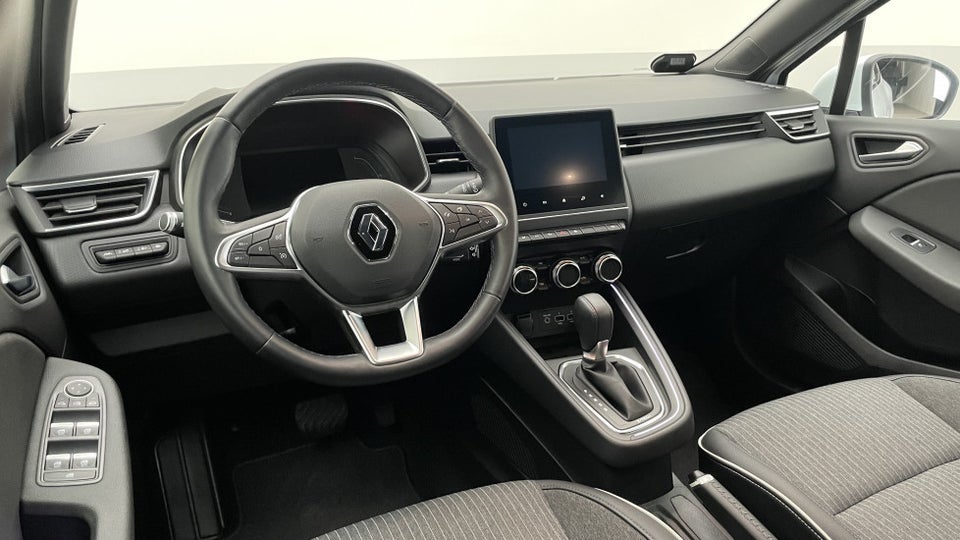 Renault Clio V 1,6 E-Tech Intens 5d