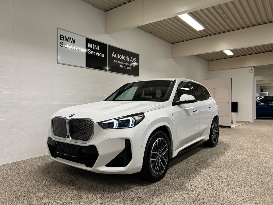 BMW iX1 xDrive30 Fully Charged M-Sport 5d