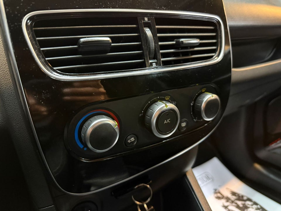 Renault Clio IV 1,5 dCi 90 Limited Sport Tourer 5d