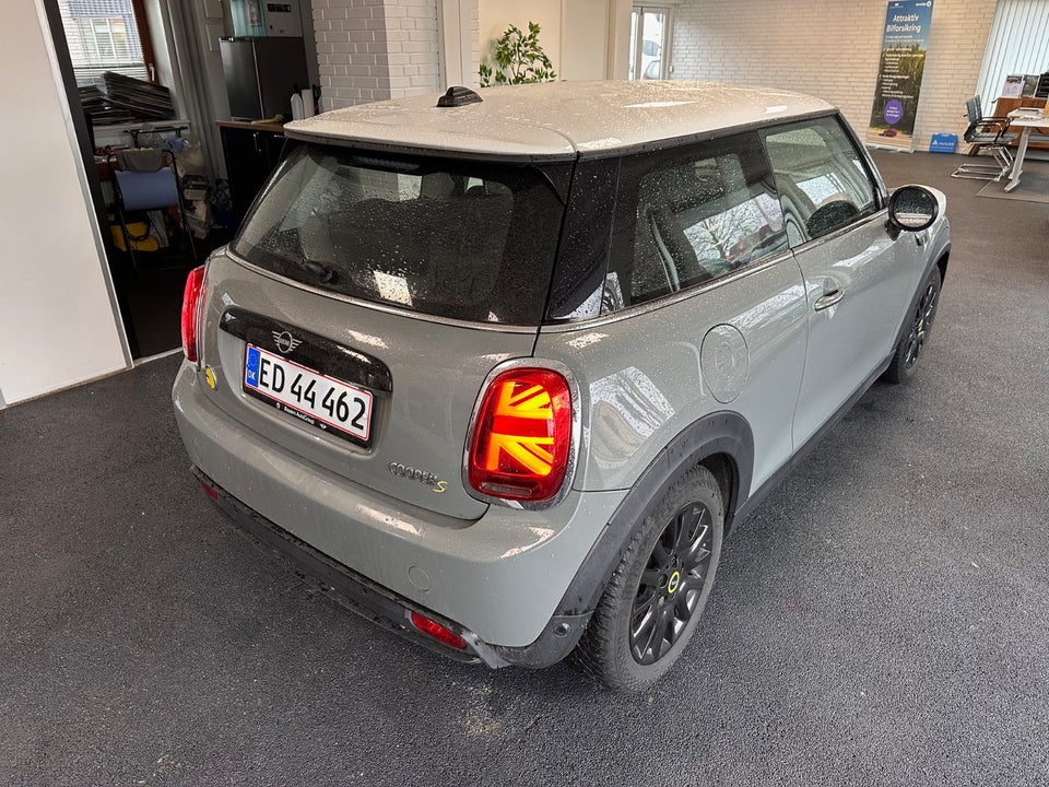MINI Cooper SE Classic Trim 3d