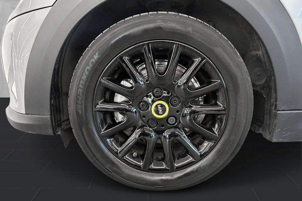 MINI Cooper SE Classic Trim 3d