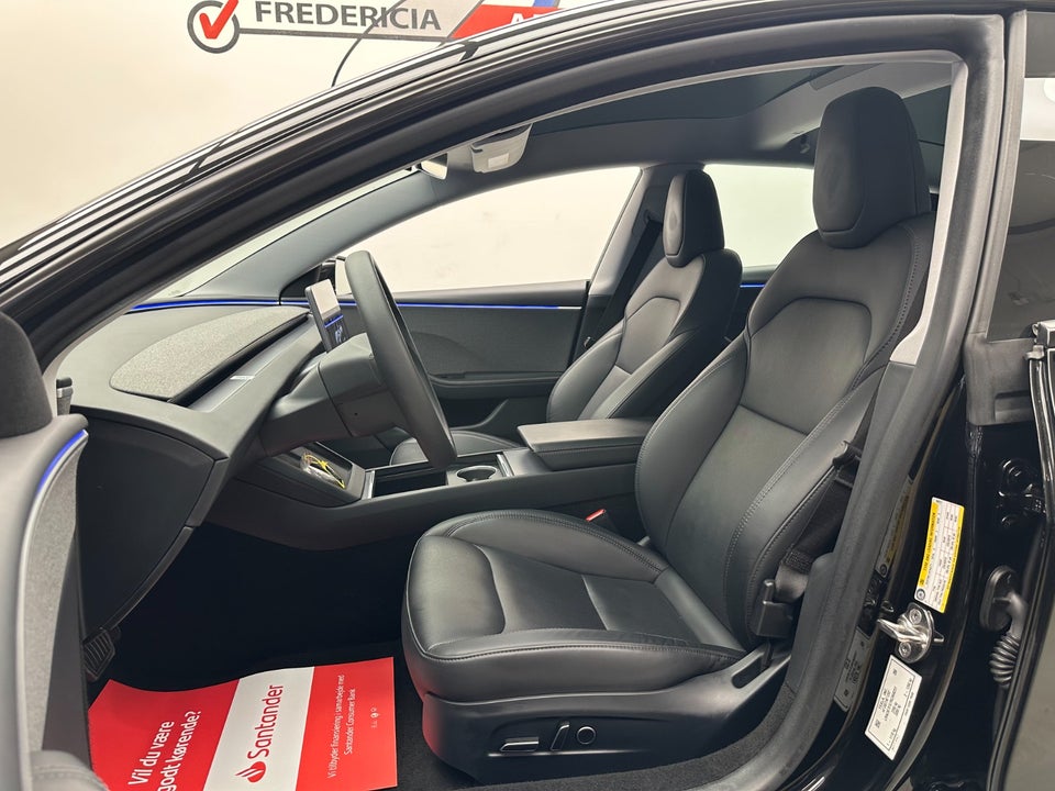 Tesla Model 3 RWD 4d