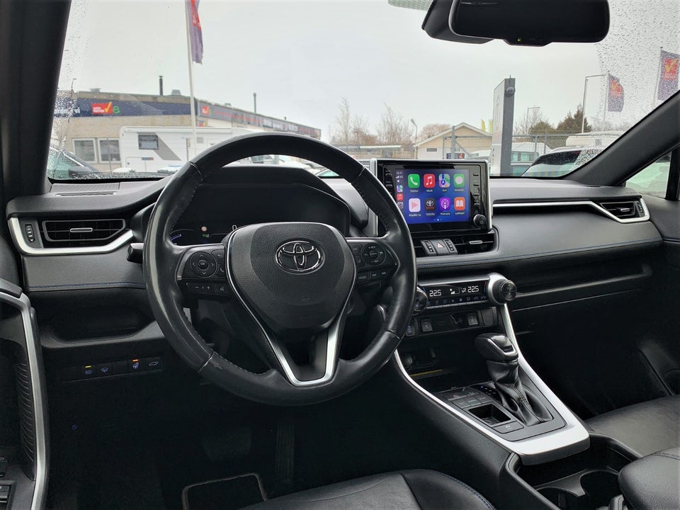 Toyota RAV4 2,5 Hybrid H3 Business MDS 5d