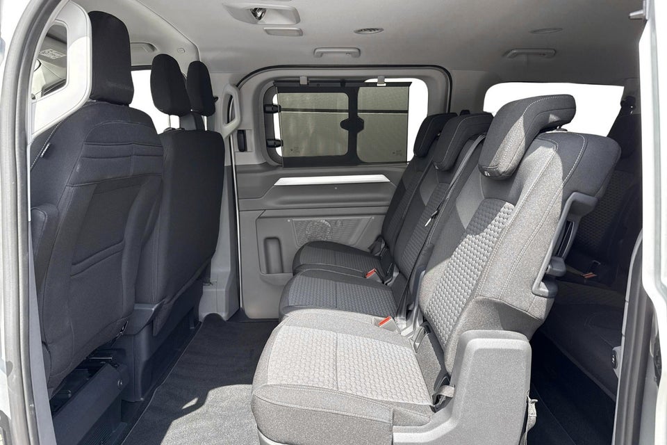 VW e-Caravelle 64 Life SWB