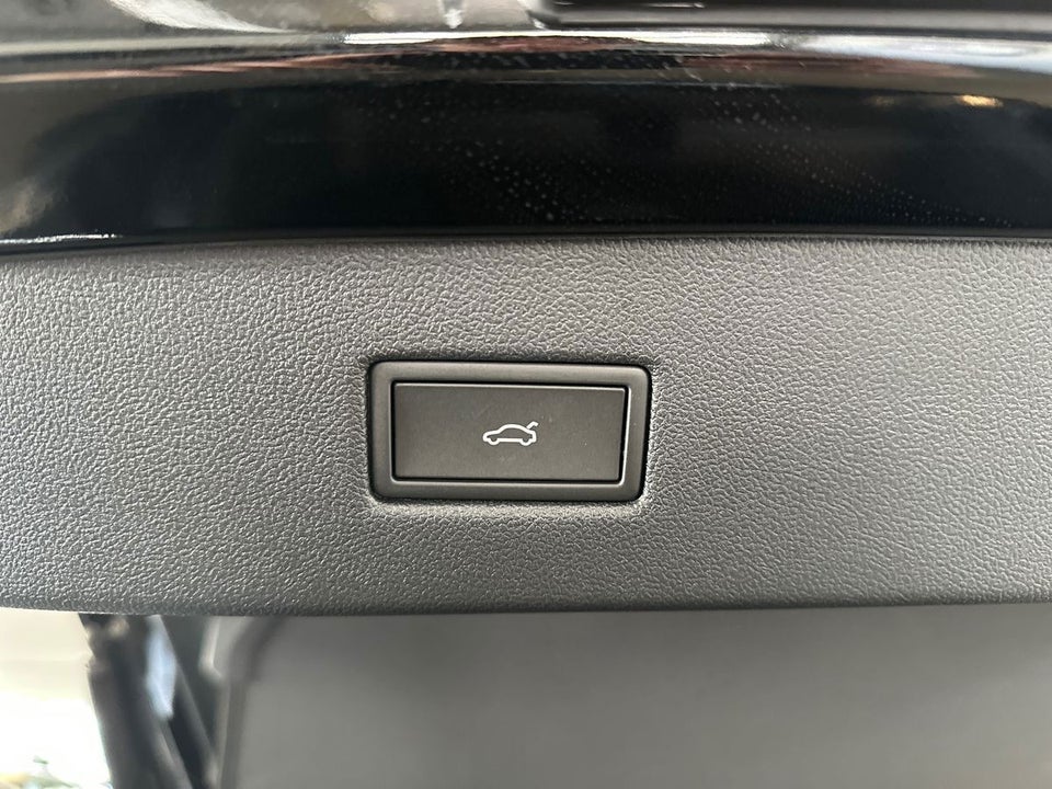 Ford Capri 84 Premium Extended Range AWD 5d