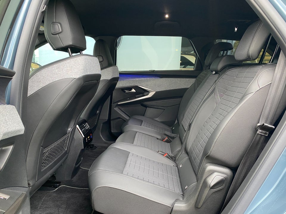 Peugeot e-5008 77 GT Pack 7prs 5d