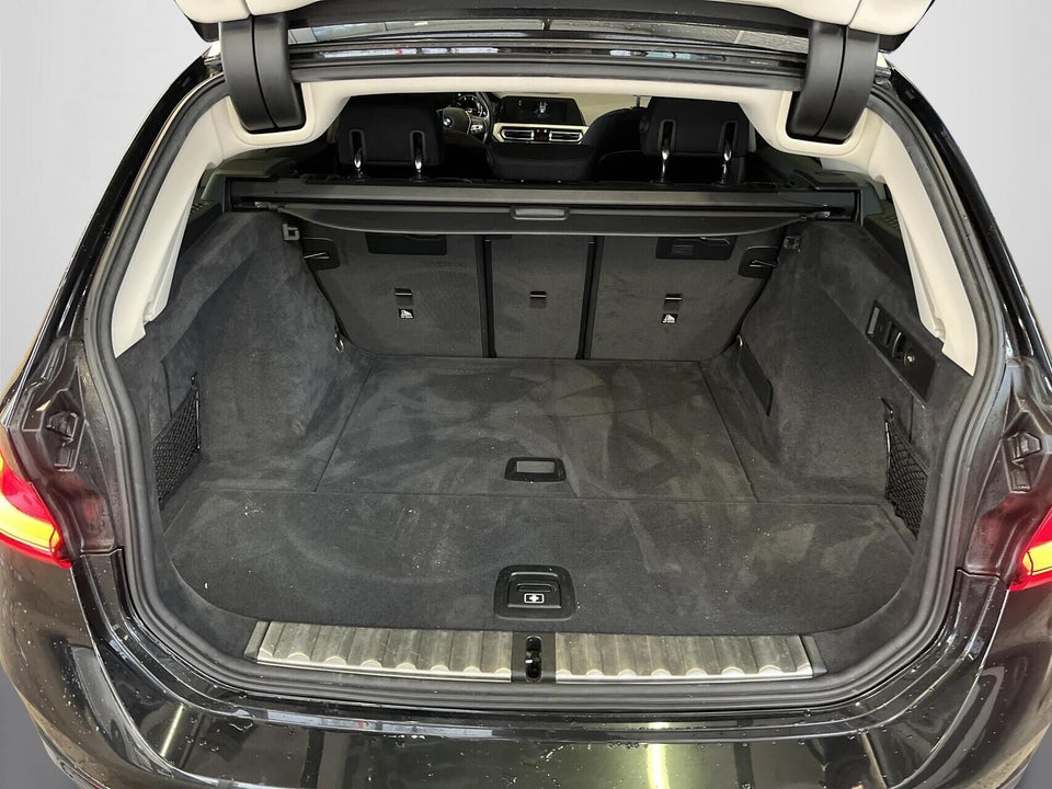 BMW 320d 2,0 Touring Connected aut. 5d