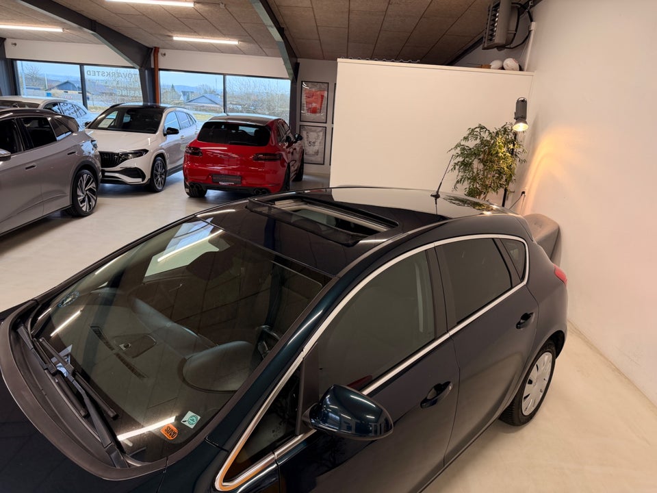 Opel Astra 1,4 T 140 Enjoy 5d