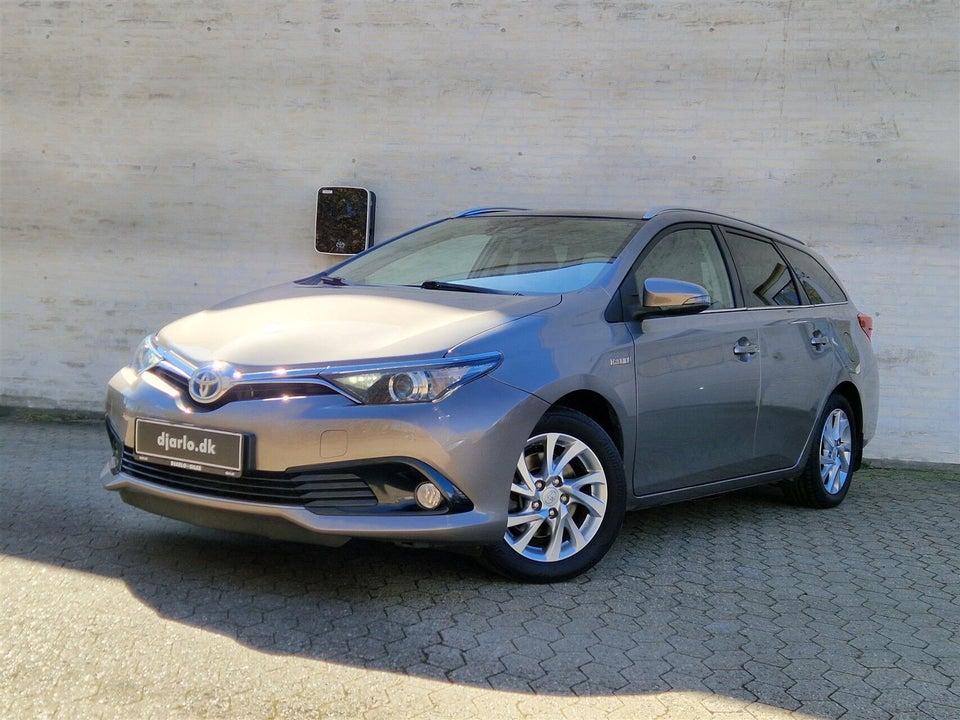 Toyota Auris 1,8 Hybrid H2 Comfort Touring Sports CVT 5d