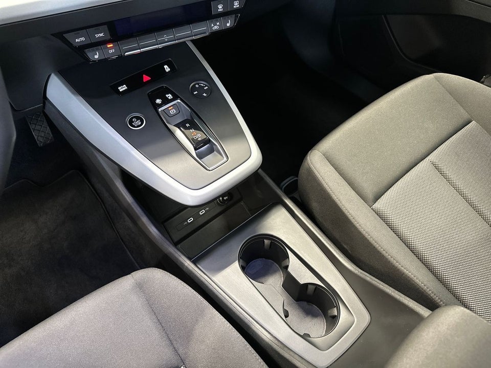 Audi Q4 e-tron 45 Attitude quattro 5d