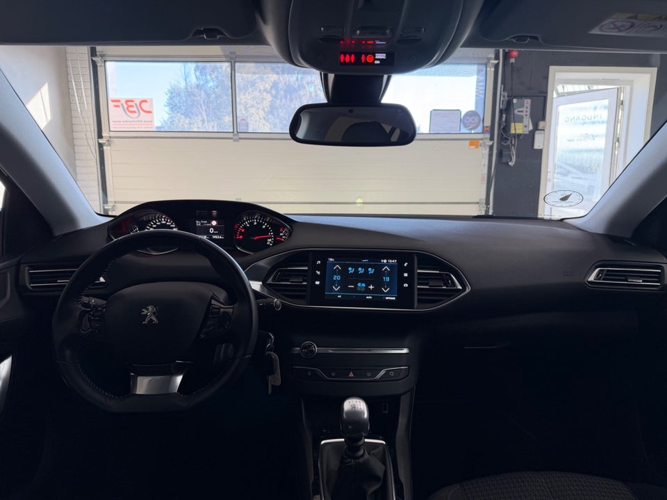 Peugeot 308 1,5 BlueHDi 130 Style 5d