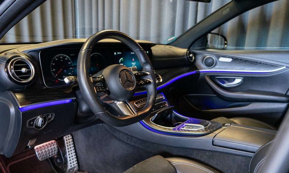 Mercedes E300 de 2,0 AMG Line stc. aut. 5d