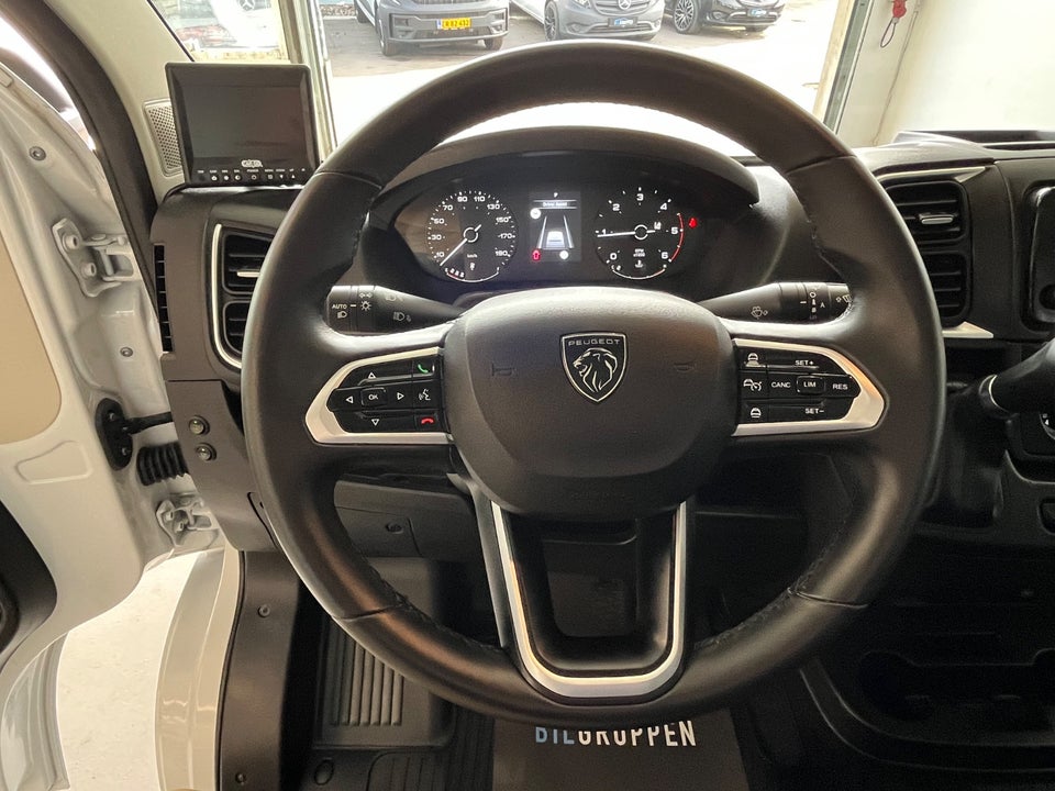 Peugeot Boxer 335 2,2 BlueHDi 140 L3 Premium EAT8 2d
