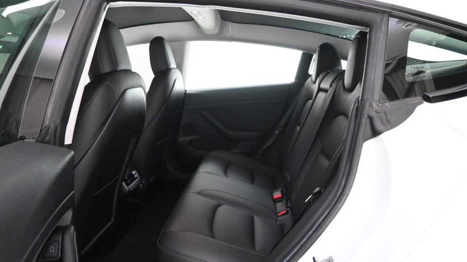 Tesla Model 3 RWD 4d