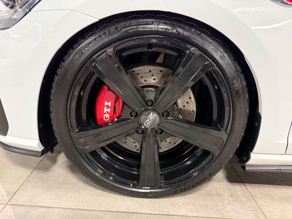 VW Golf VII 2,0 GTi Performance DSG 5d