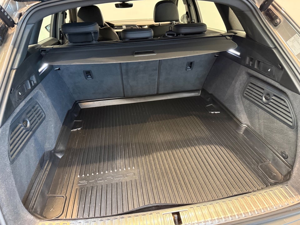 Audi Q8 e-tron 55 Advanced S-line quattro 5d