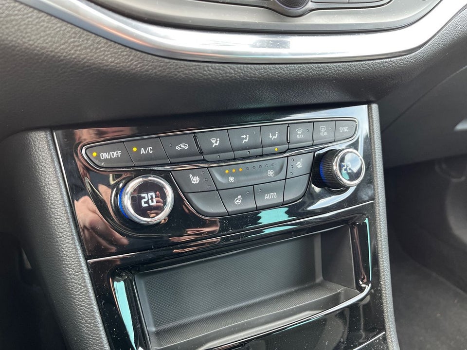 Opel Astra 1,2 T 110 Elegance 5d