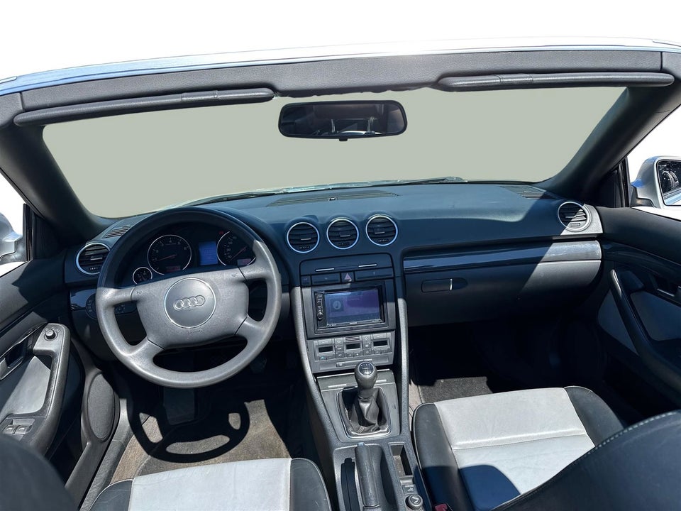 Audi A4 2,4 V6 Cabriolet 2d