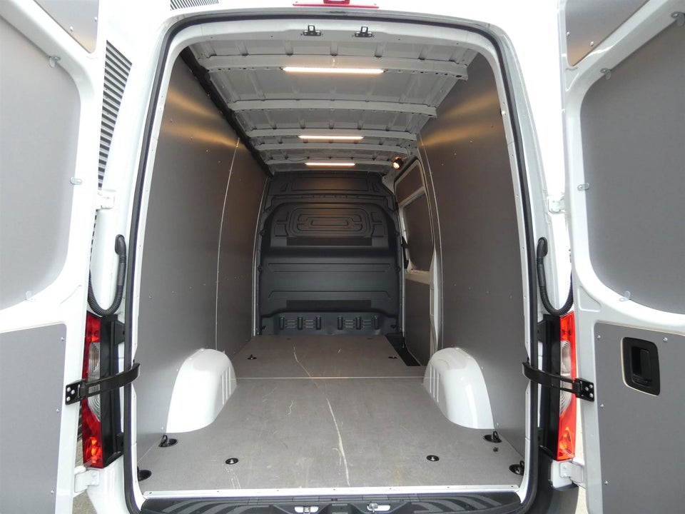 Mercedes Sprinter 317 2,0 CDi A2 Kassevogn aut. RWD