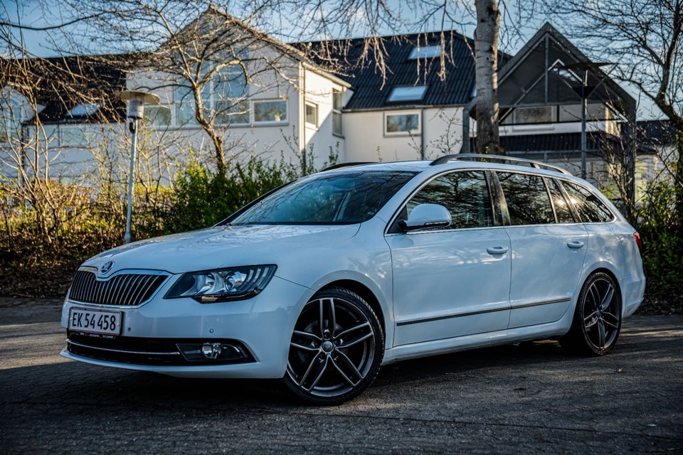 Skoda Superb 1,6 TDi 105 Ambition Combi DSG 5d