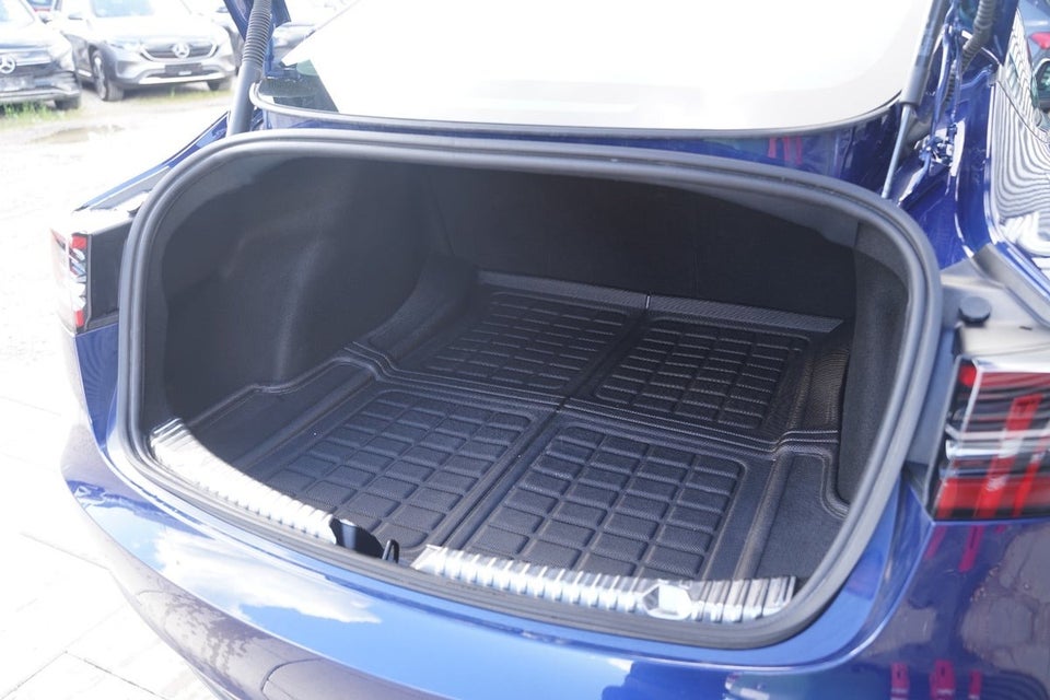 Tesla Model 3 Long Range AWD 4d