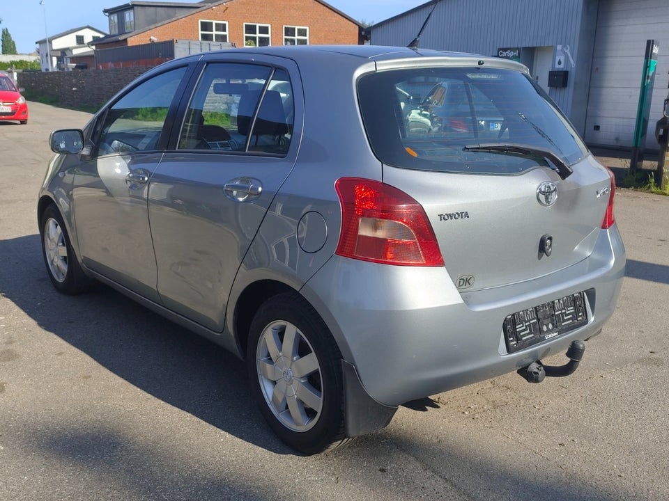 Toyota Yaris 1,3 Luna 5d