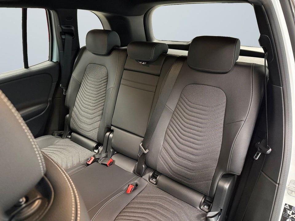 Mercedes EQB300 Progressive 4Matic 5d