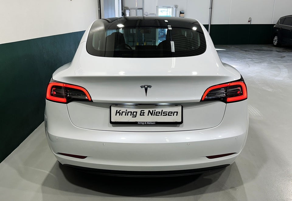 Tesla Model 3 Standard Range+ RWD 4d