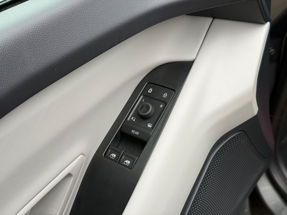 Ford Capri 77 Select Extended Range 5d