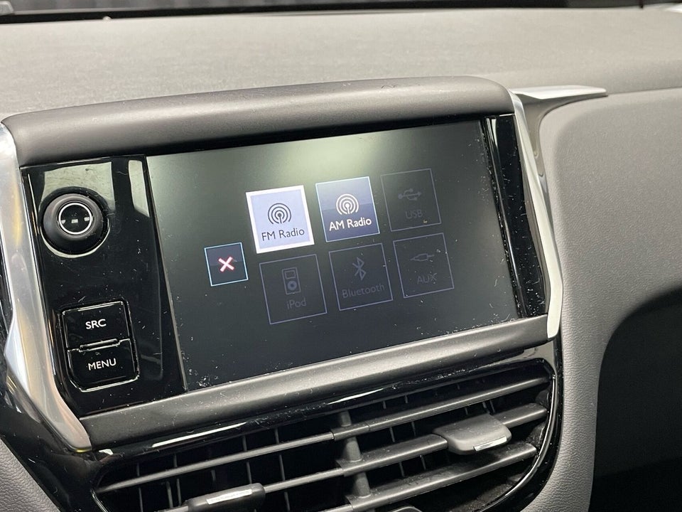 Peugeot 208 1,2 VTi Allure Sky 5d