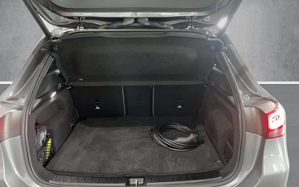 Mercedes EQA250+ Progressive 5d